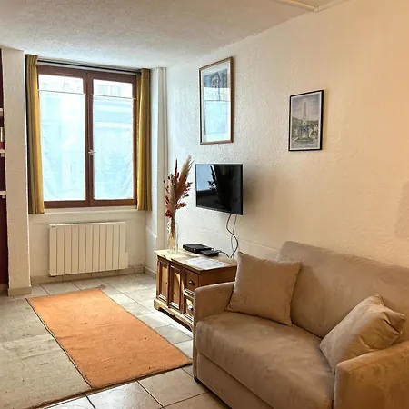Le Rousseau Hyper Centre Apartment